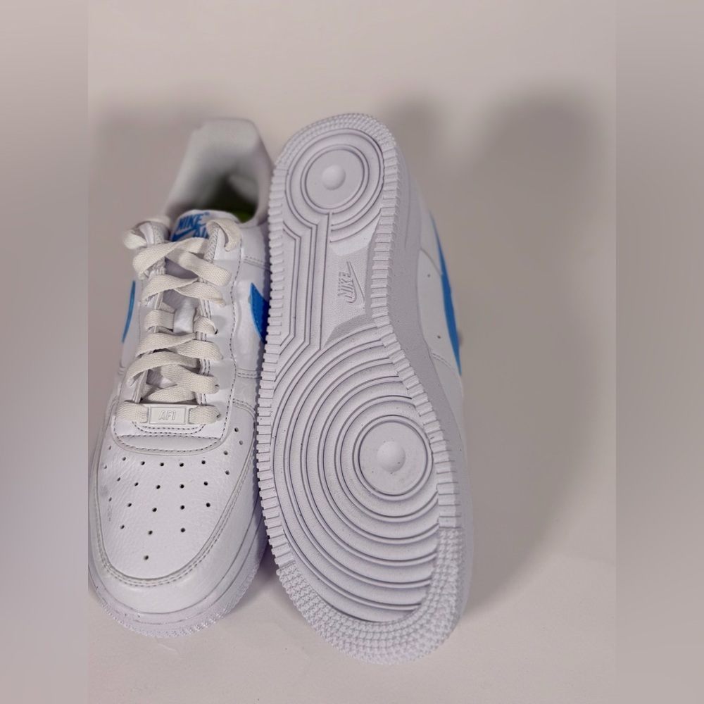 NWOT  NIKE AIR FORCE 1 '07 Women – White/University Blue-white-volt - Picture 5 of 8